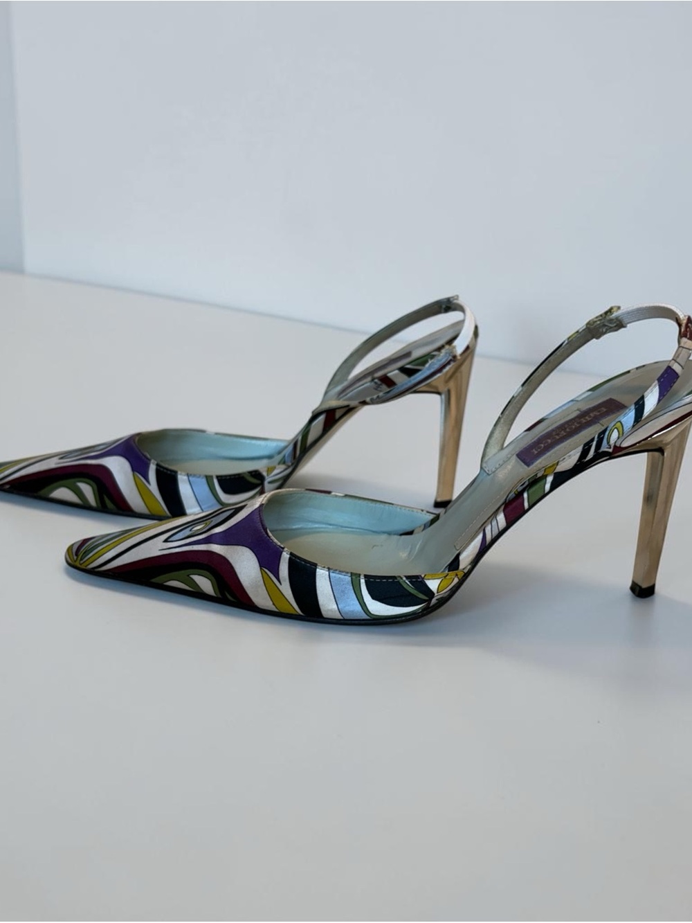 EMILIO PUCCI Slingback heels. Satin Multicolor, Silver deco heel, Pointed-Toe.